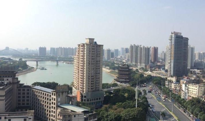 【朝阳中心标志丽原天际,地铁口看江景 南宁二手房网 南宁优优