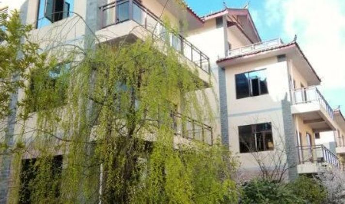 迪庆联体丽江周边4室2厅5卫220平米园别墅马场假日天骄道图片