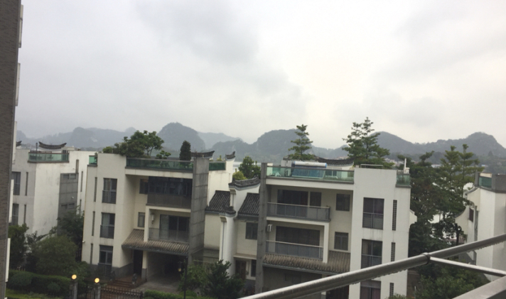 肇庆租房 端州区 > 星湖湾a区   1/1 4000 元/月 4室2厅2卫 163㎡