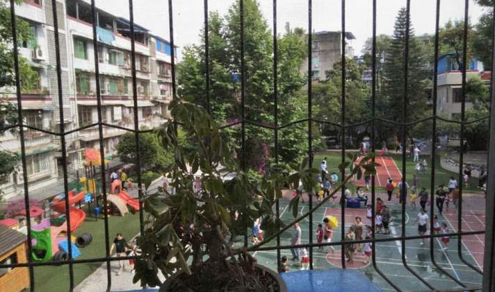 仁寿县仁寿 机关幼儿园 4室2厅2卫 161平米