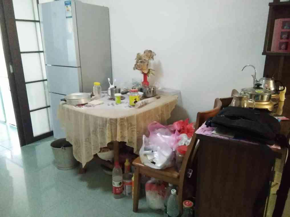 迴龙小区缺稀好楼层 精装修三房两厅一卫 南北通透 元旦可以看