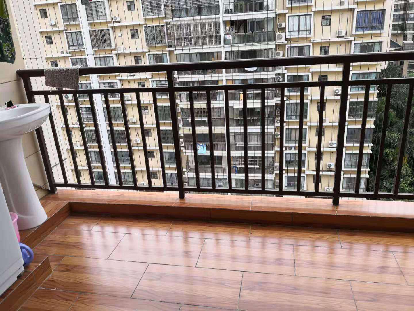 紧邻地铁口,稀缺小房型,仅售78万元