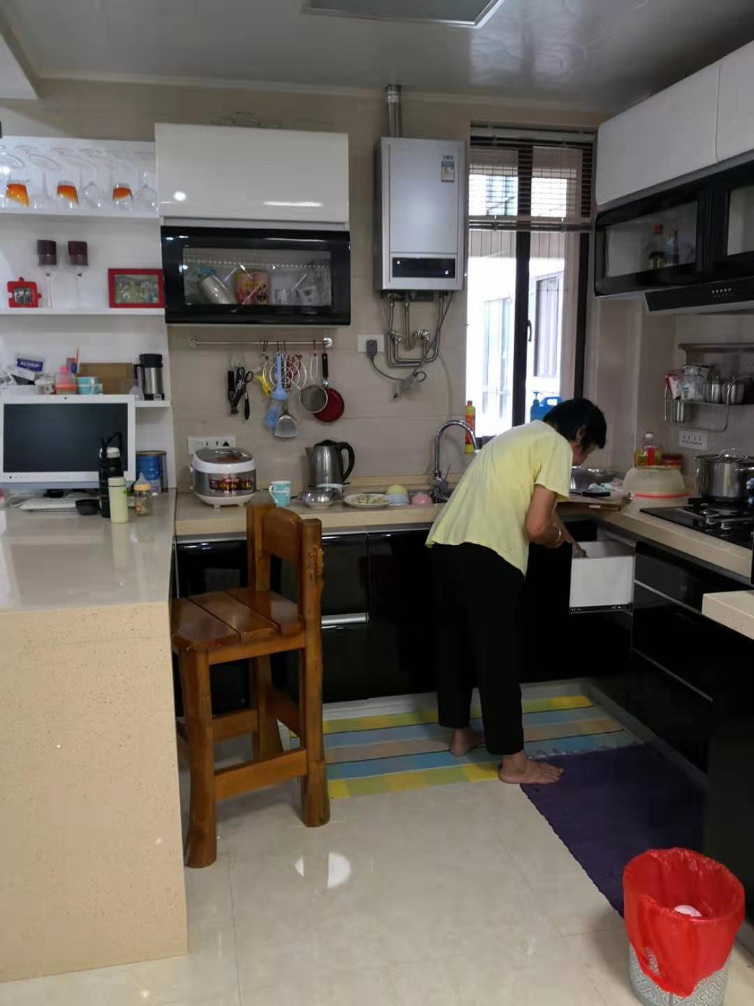 紧邻地铁口,稀缺小房型,仅售78万元