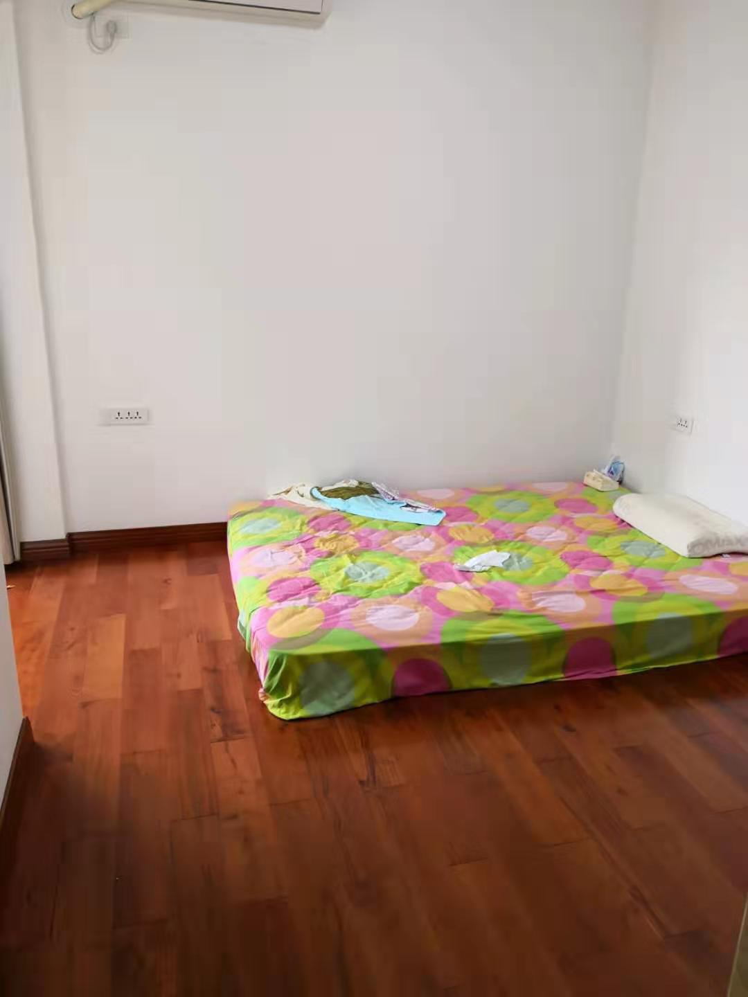 紧邻地铁口,稀缺小房型,仅售78万元