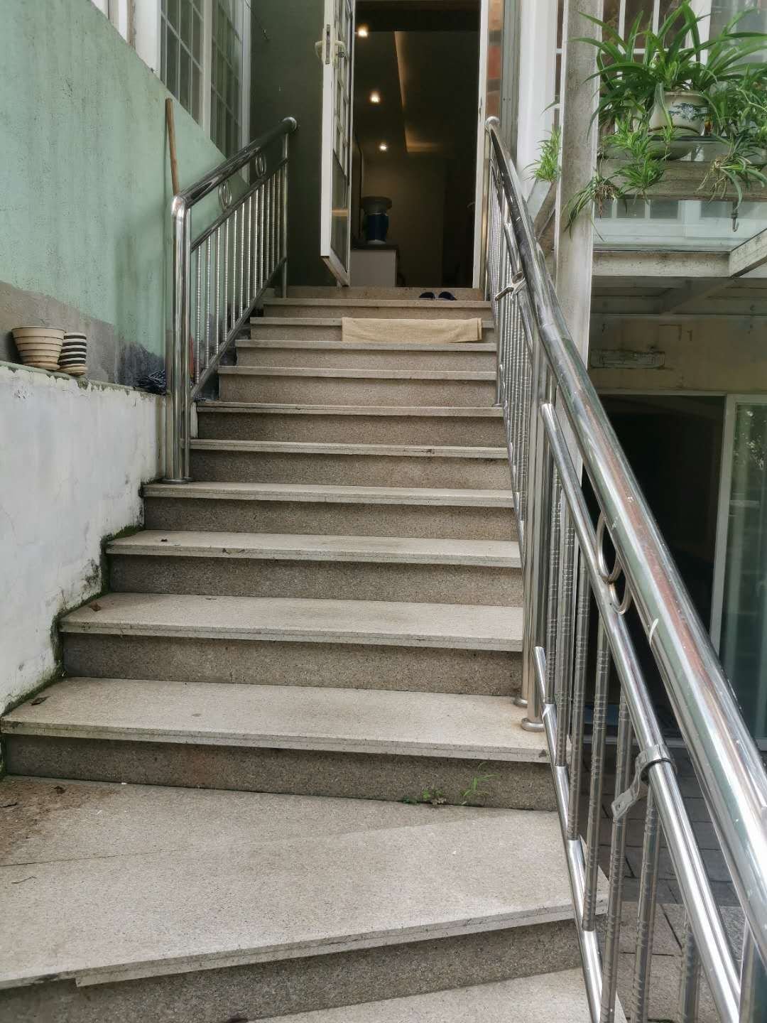 精装房，有底层，拎包入住