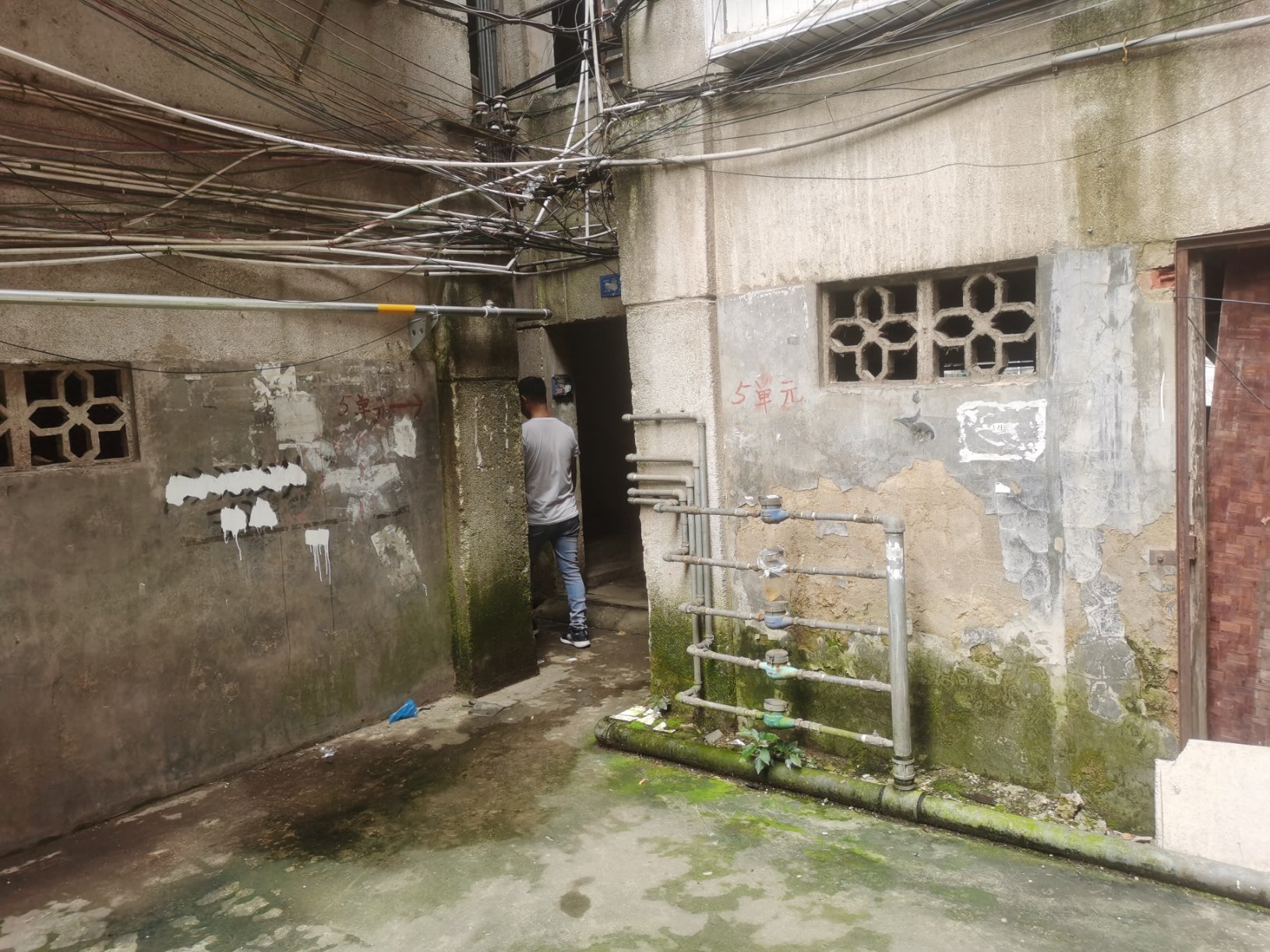驿前街菜市，楼上,1栋,1单元，604