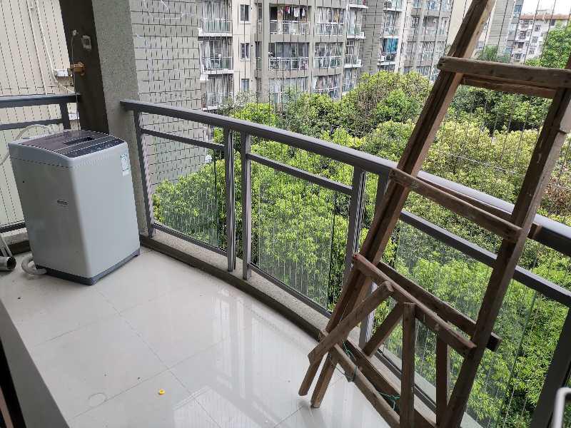 康桥半岛 3室2厅2卫1阳台 带车位一起 228万