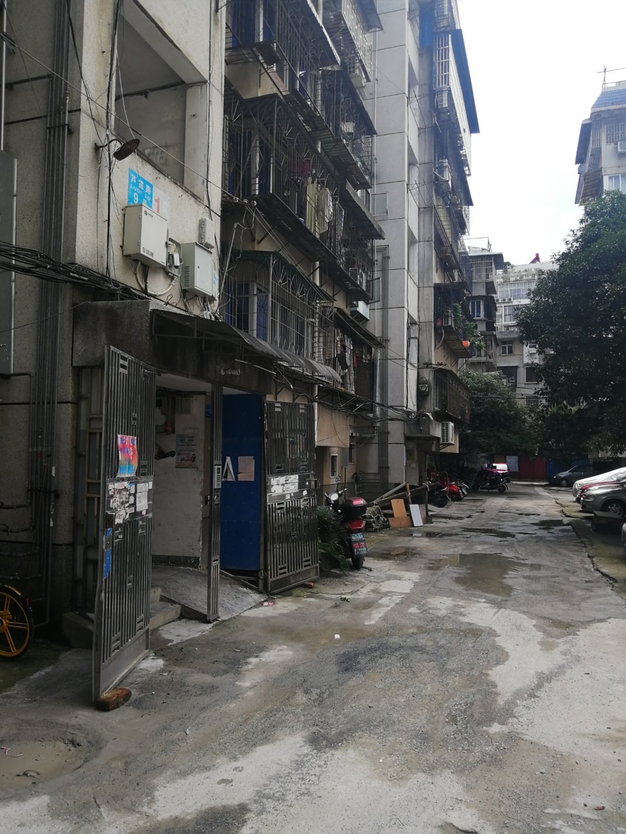 芦笛路9号15栋3楼两房一厅42万带两个杂物间