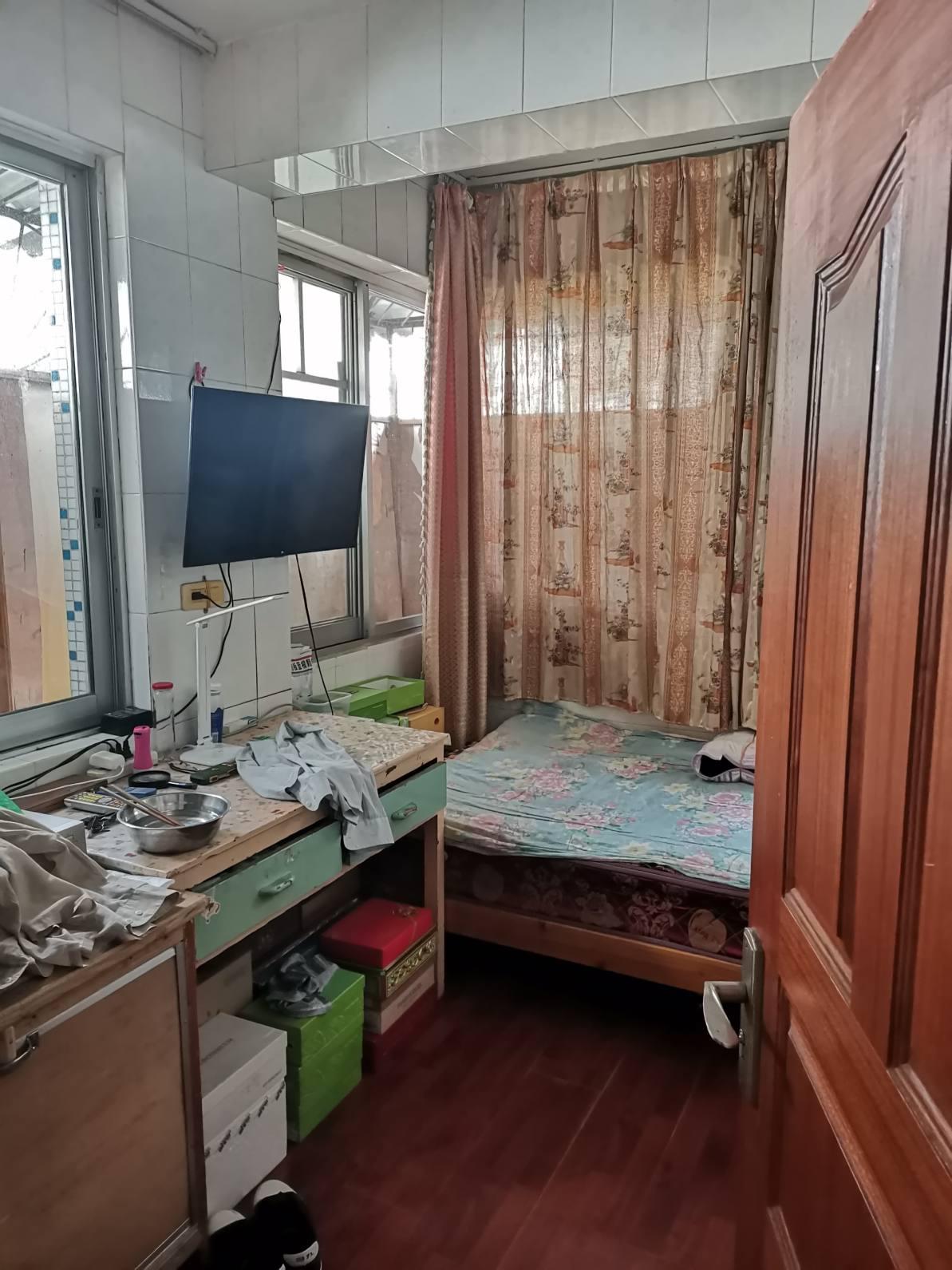 北极广场沃尔玛凤集花园金三楼南北对流三面采光家具家电全送