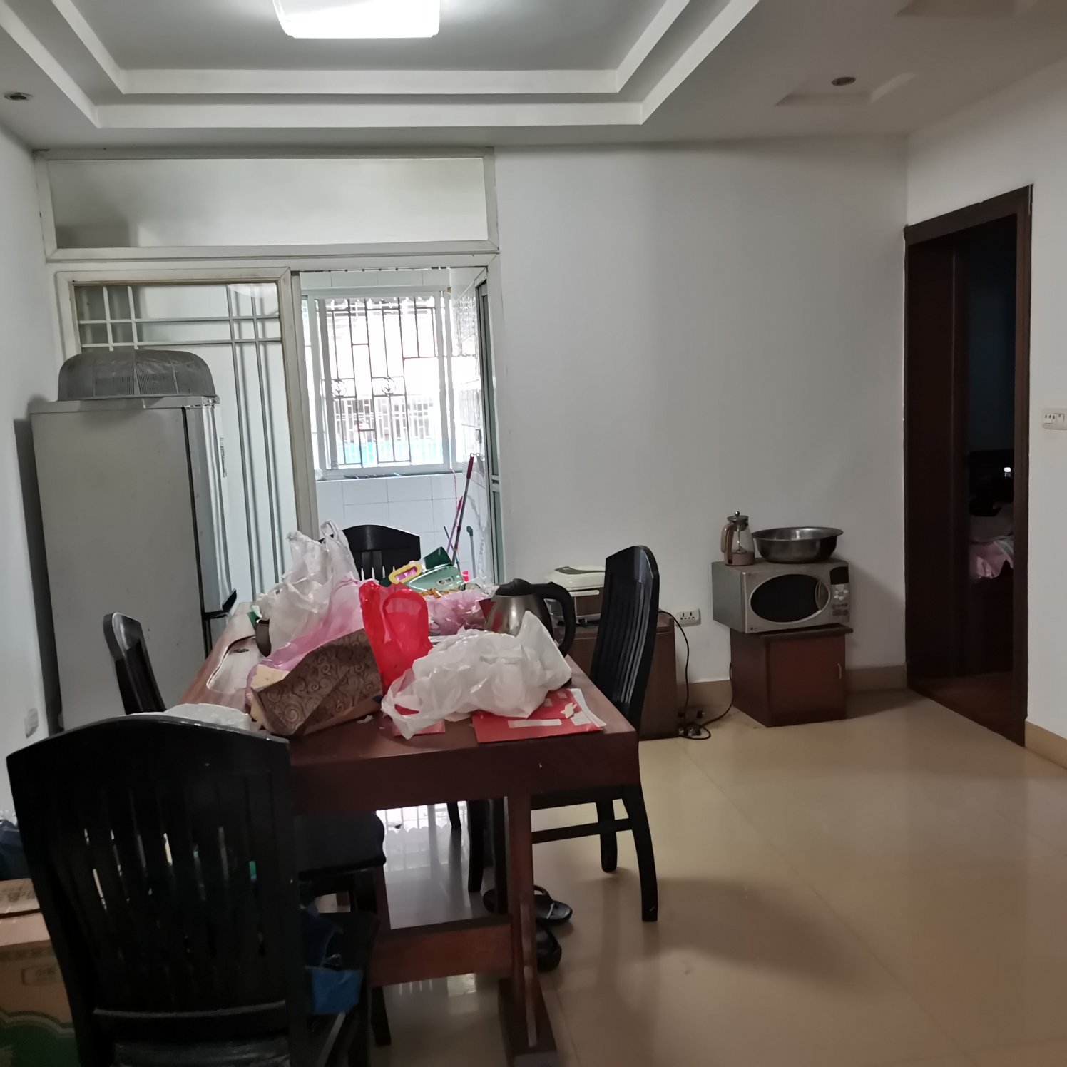 房子保养好，交通方便，凤集校区房