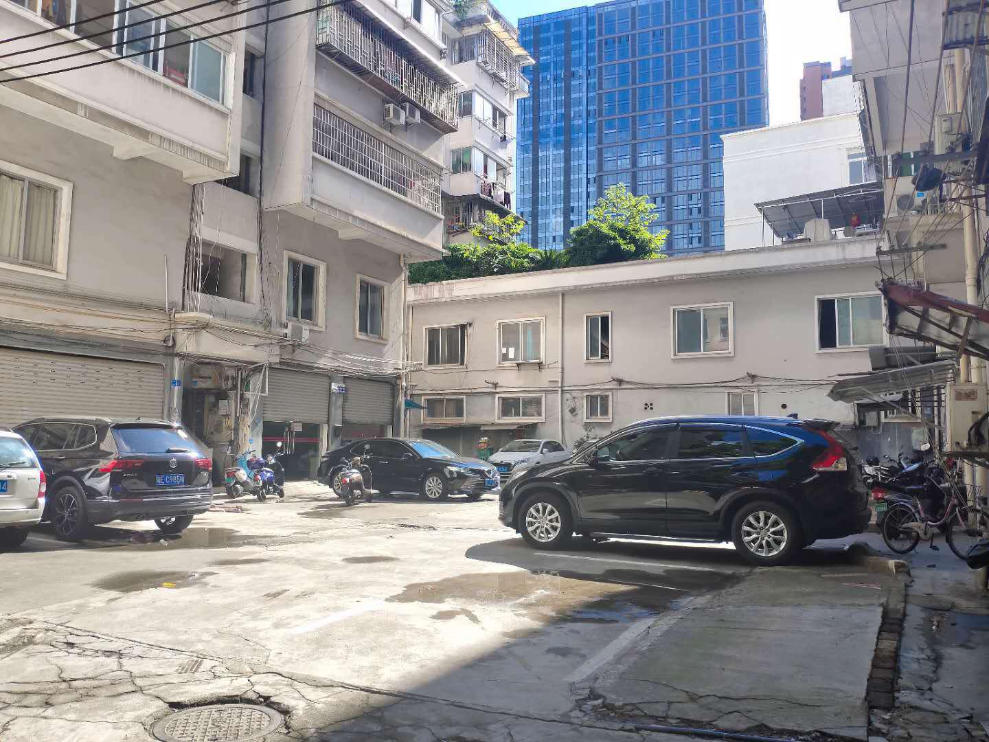 朋友的房子 低于市场价格 急售 我可以帮忙谈价 停车方便