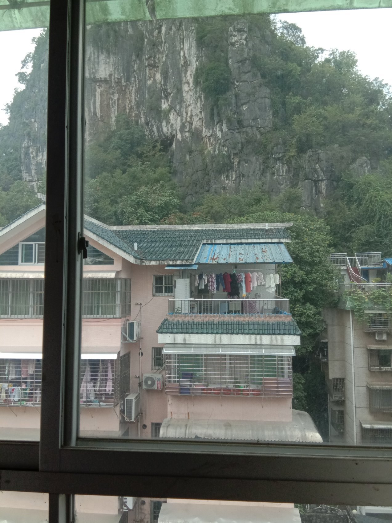 廻龙小区3房141平方，清水可以自己装修