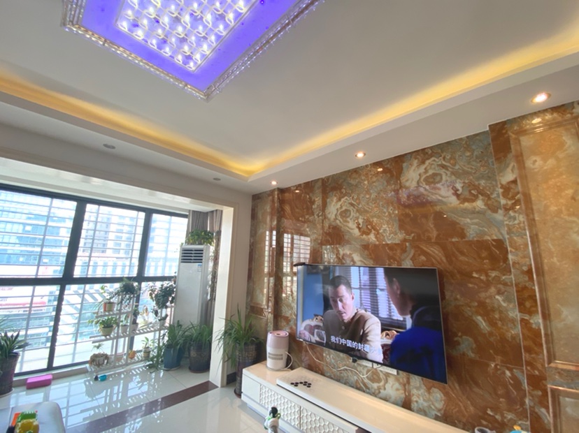 金河大厦，大型社区，阳光充足，精装