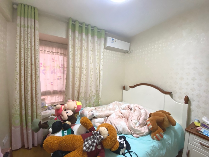 金河大厦，大型社区，阳光充足，精装