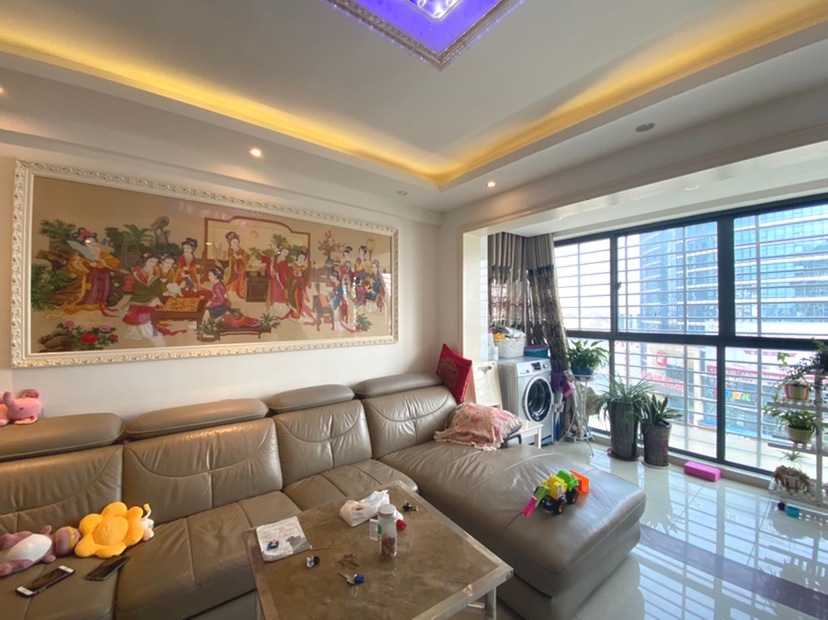 金河大厦，大型社区，阳光充足，精装