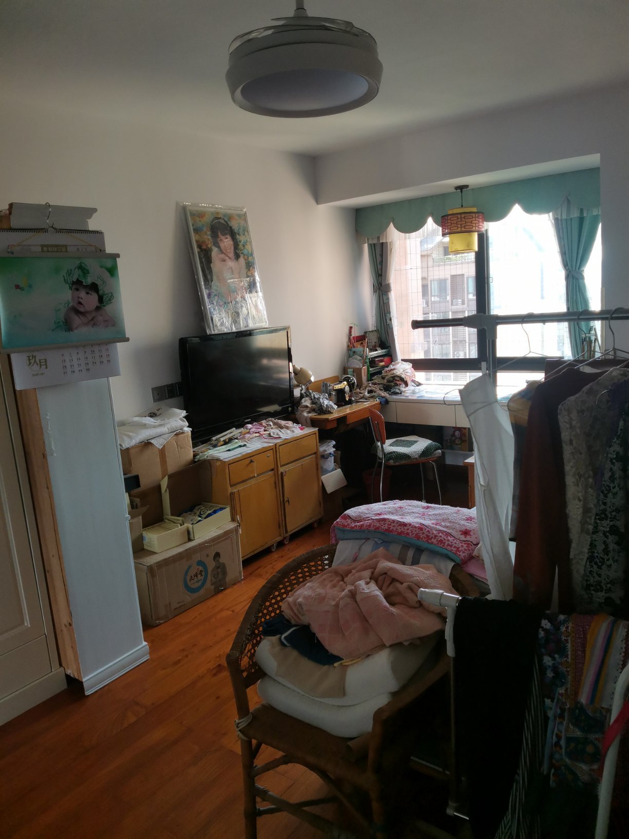 豪华装修大复试，全实木家具 带车位杂物间 欢迎看房，