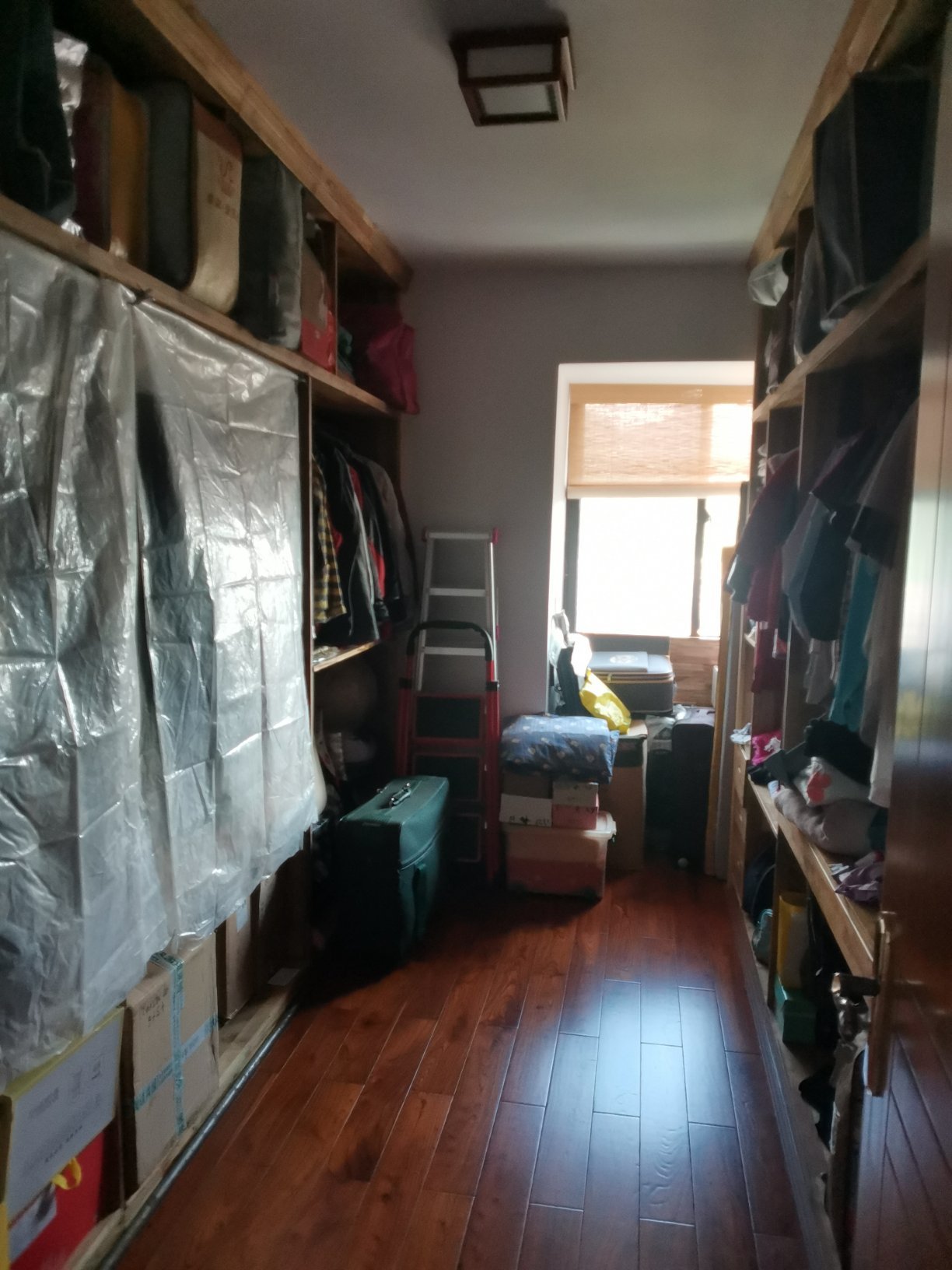 豪华装修大复试，全实木家具 带车位杂物间 欢迎看房，