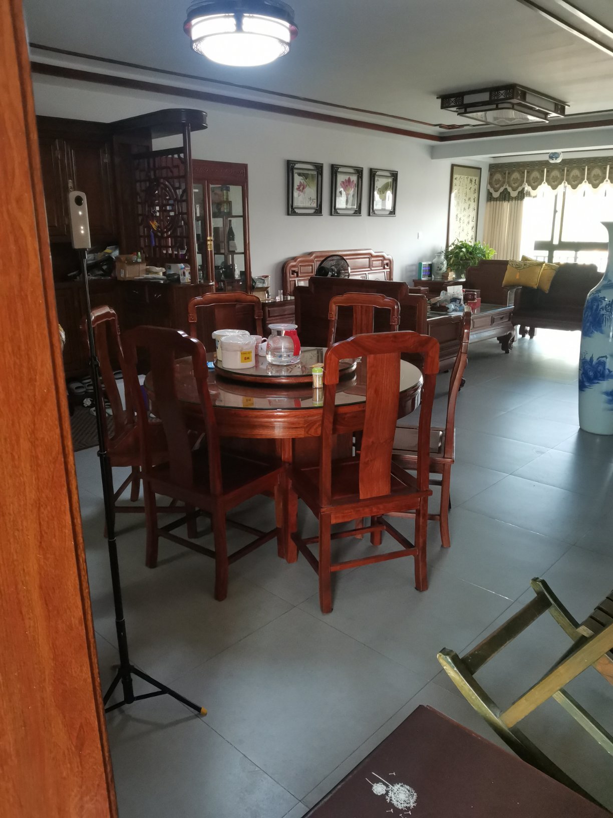 豪华装修大复试，全实木家具 带车位杂物间 欢迎看房，