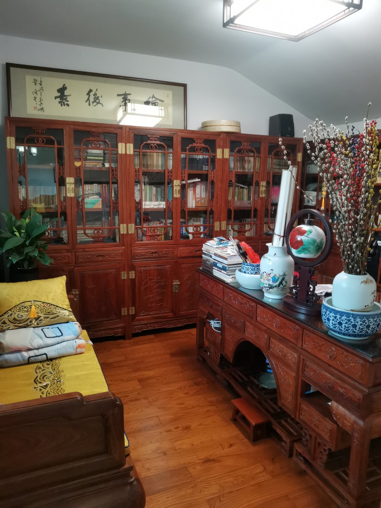 豪华装修大复试，全实木家具 带车位杂物间 欢迎看房，