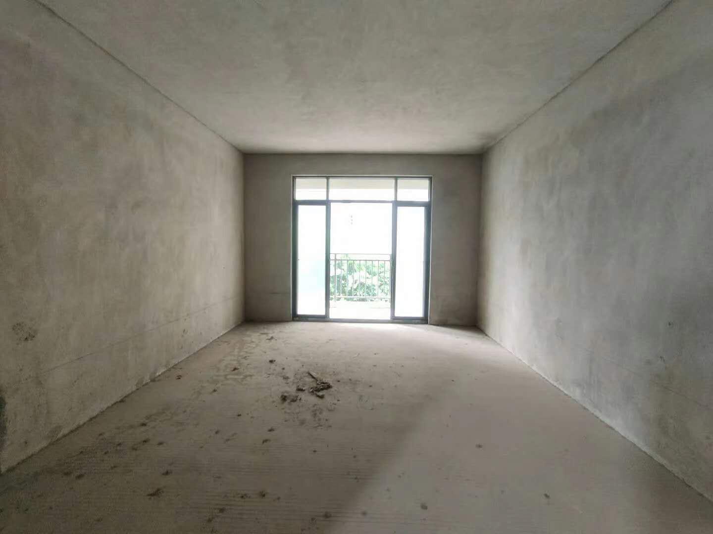 鸿通世纪华庭毛坯带花园，面积123㎡，欢迎品鉴