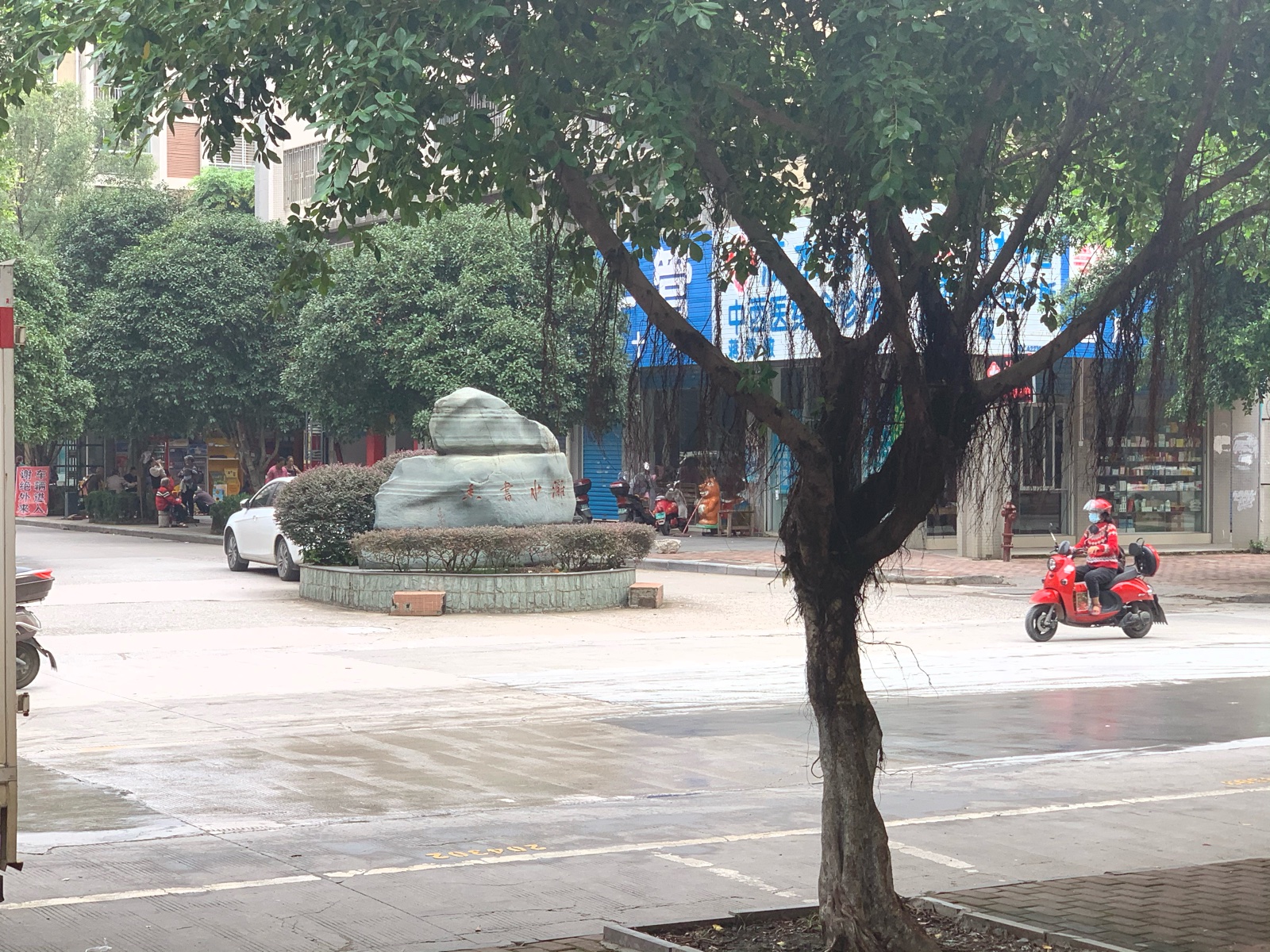 漓水书香对面门面房！随时看房