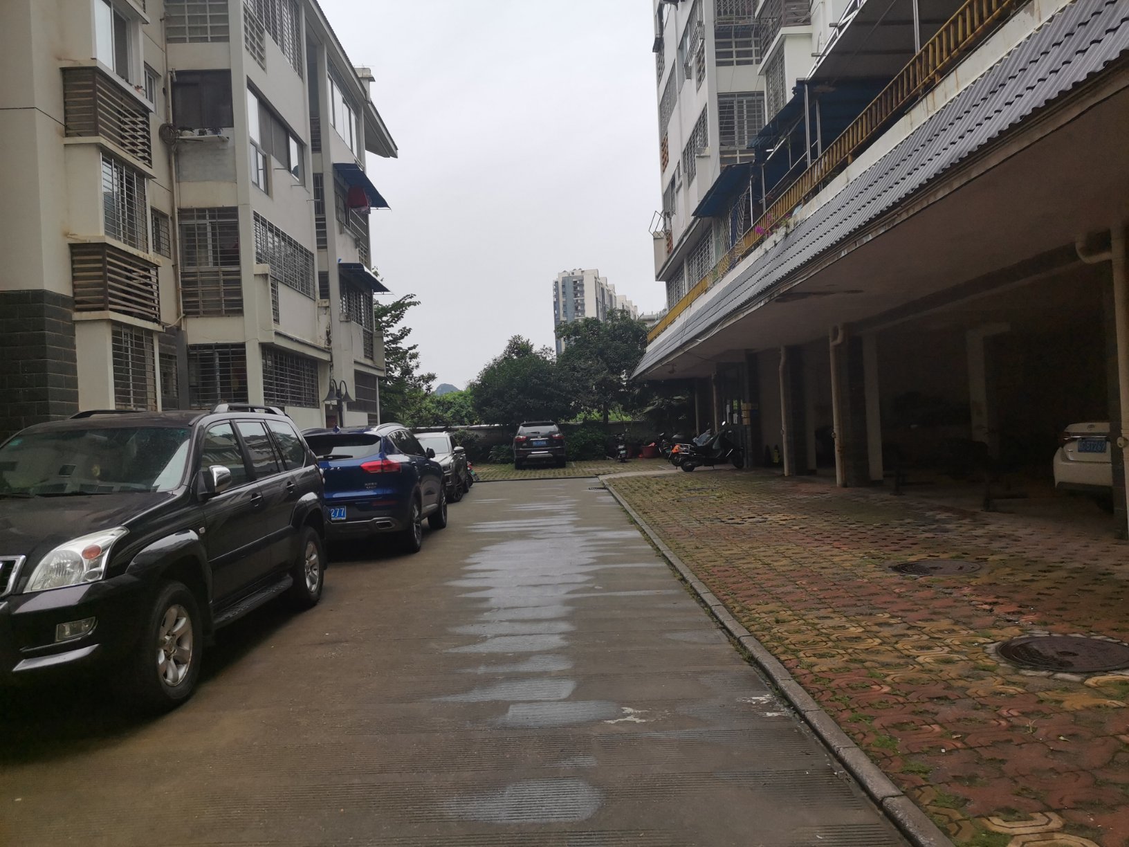 中房阳光带大露台带车库65万