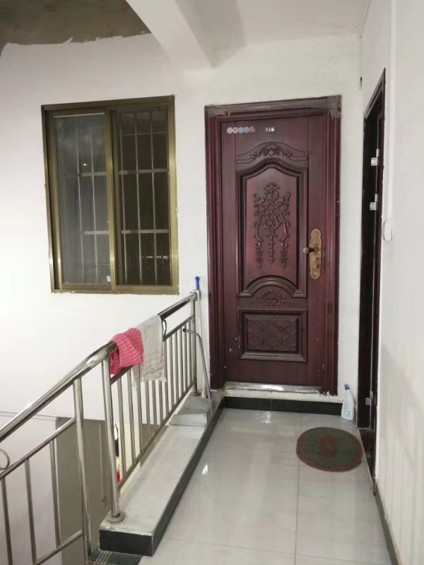 复试楼，带二个大露台，天面独用