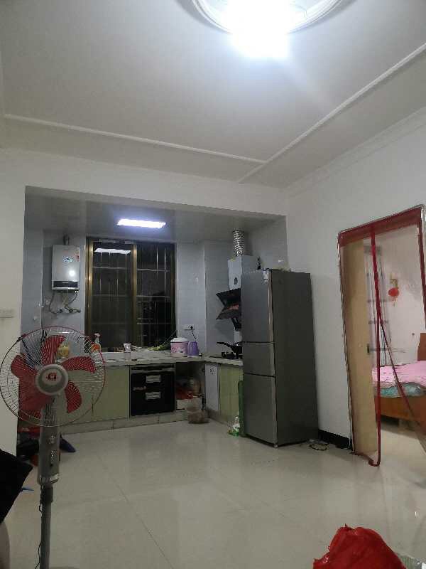 热闹步行街，周边配套成熟。出行方便性价比高房源