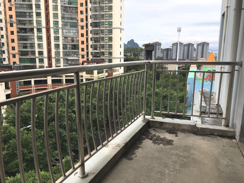 爱琴湾北区两层复式带露台 送车位