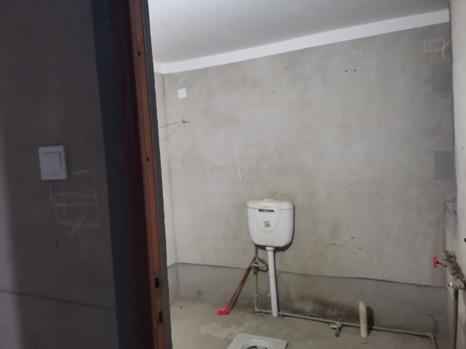 高铁北站，城北小学，万达商圈，
中医院，人人乐，户型南北通透