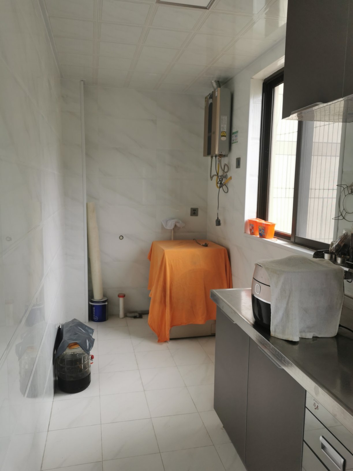 万达城4房2厅2卫精装，拎包入住 ，房东只住过一天，全新出售