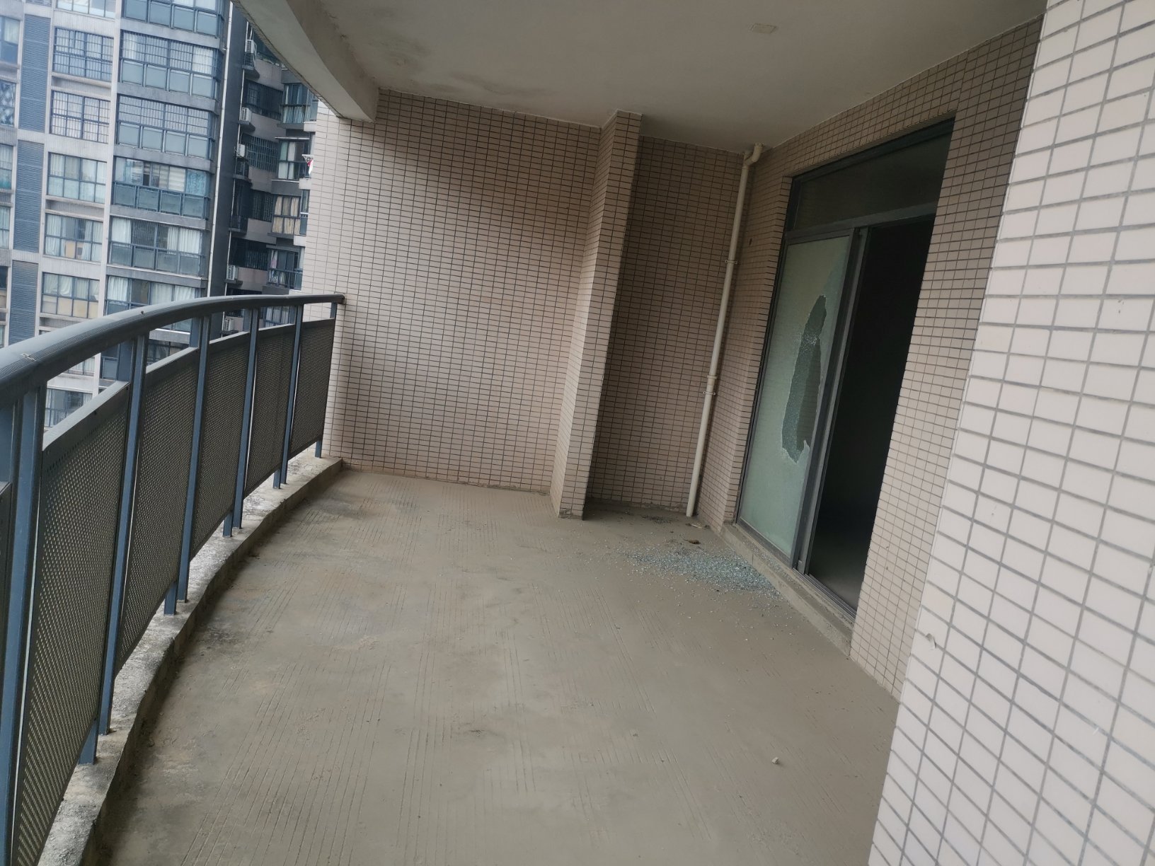 怡和东岸 清水 东南朝向 7楼138平方148万