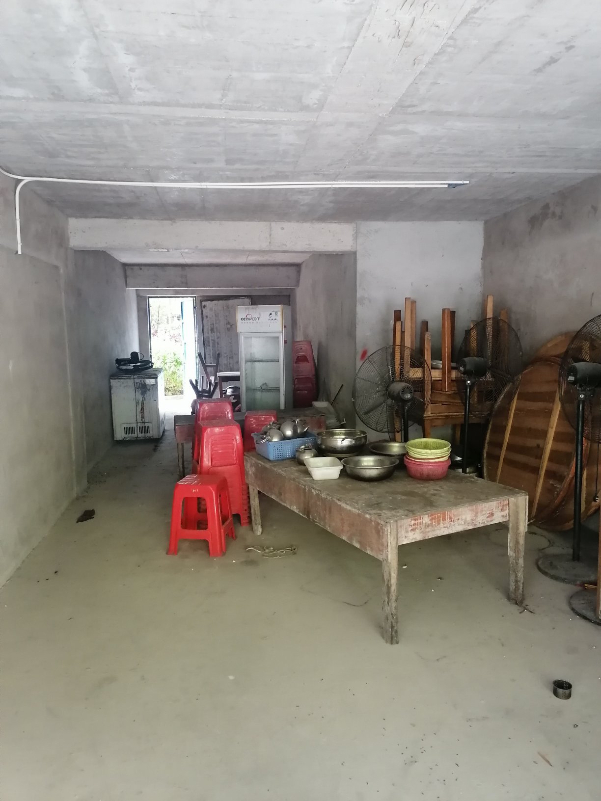 泉小好房源,户型方正,中间好楼层,搭车库一起