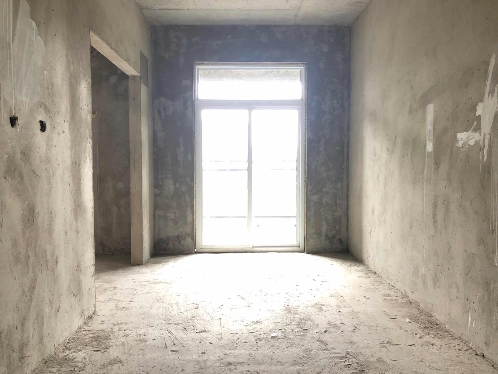 都市华府，南北双阳台 配合满二，可以按揭
