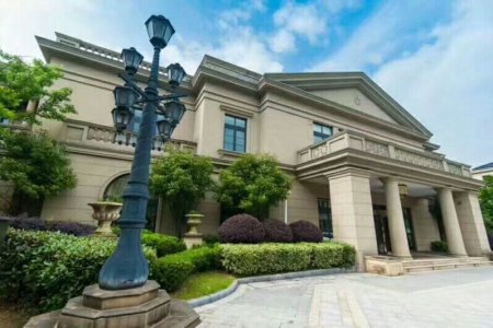 柯桥区柯桥街道 鹭鸣山庄 5室3厅4卫 301平米