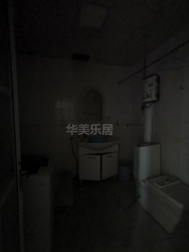 新华书店宿舍人民大道 129平米 2000元/月