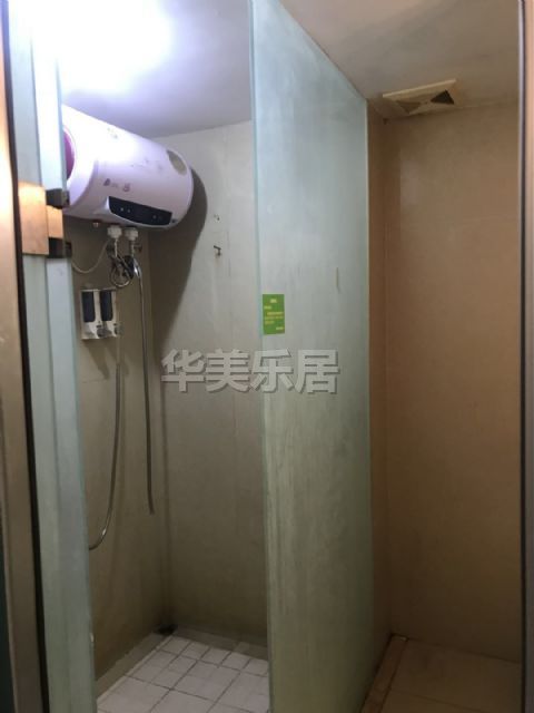 花开四季温泉度假酒店 65平米 2200元/月