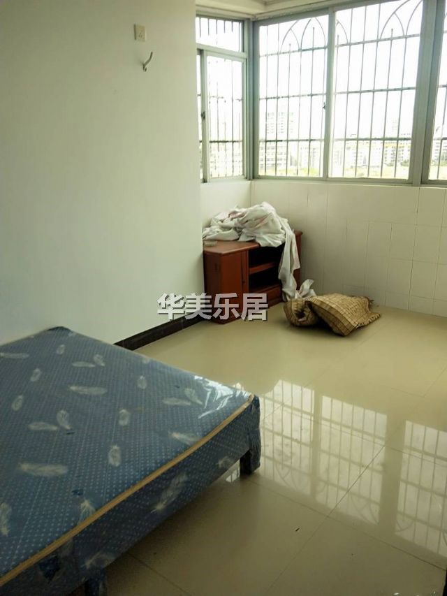 阳光三号苑 90平米 3200元/月