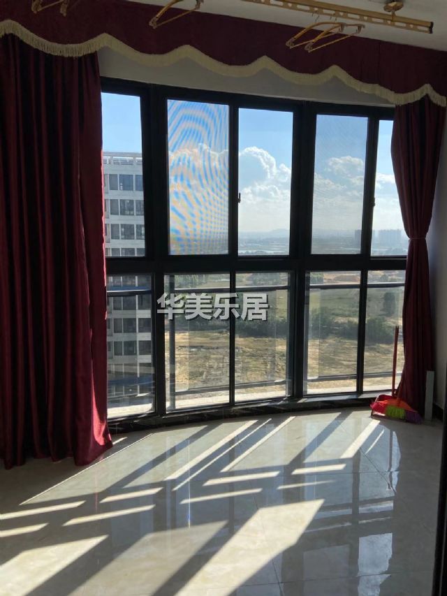 东汇西海岸 90平米 2100元/月
