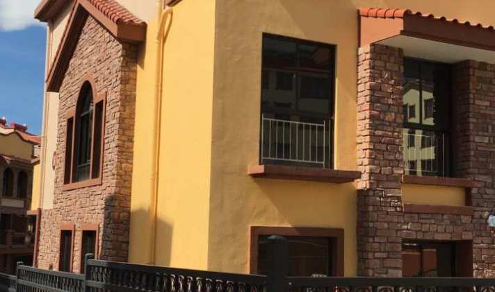 【西山公园旁茶花谷端头联排别墅送140平米大花园只售142万元 | 楚雄