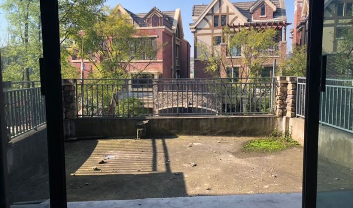 乌当区新添寨 保利公园2010约克郡 7室5厅5卫 234平米