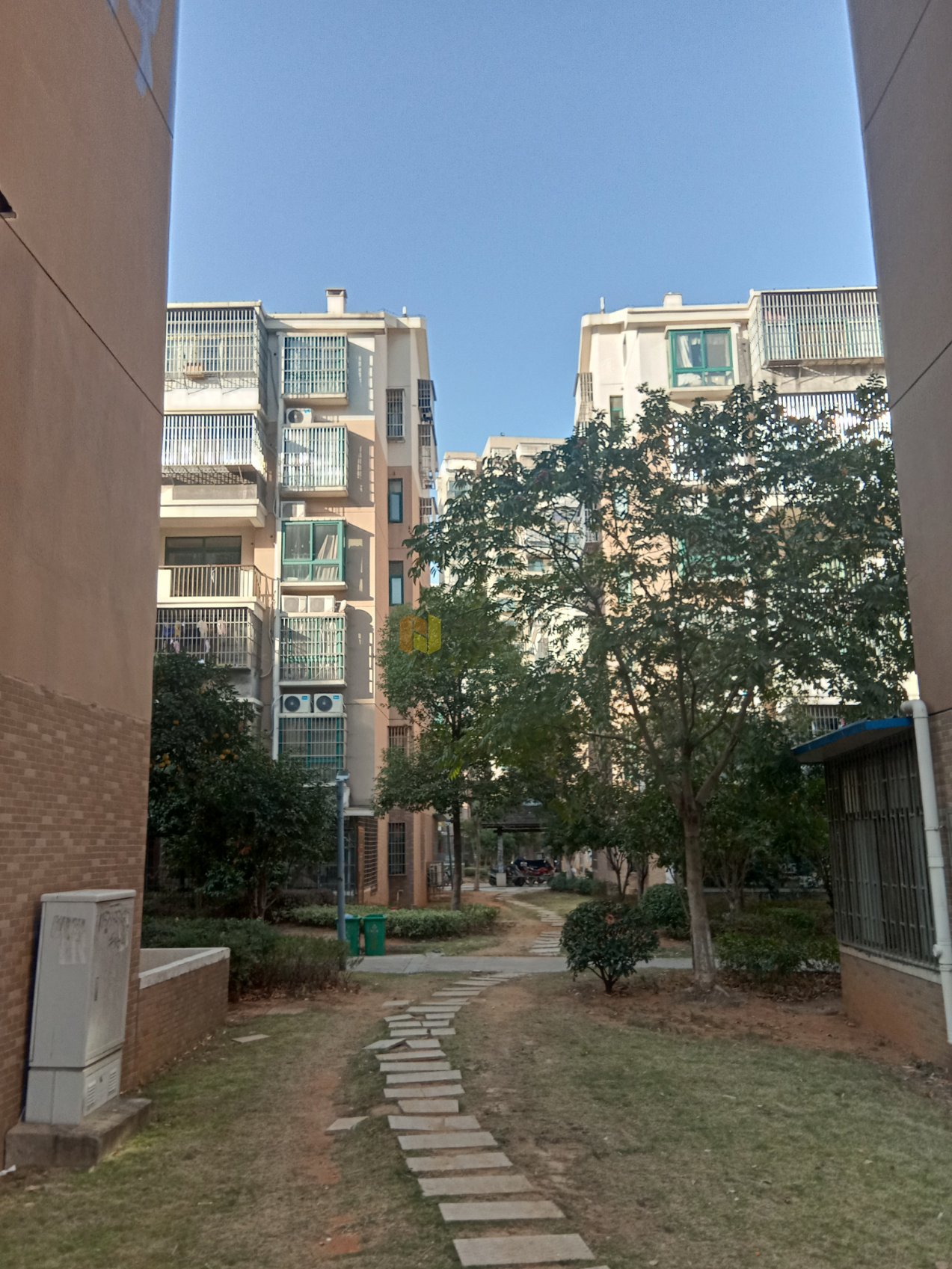 江西鸿基房产网-康城精装3房,送前后院子,房东急售,只卖3天