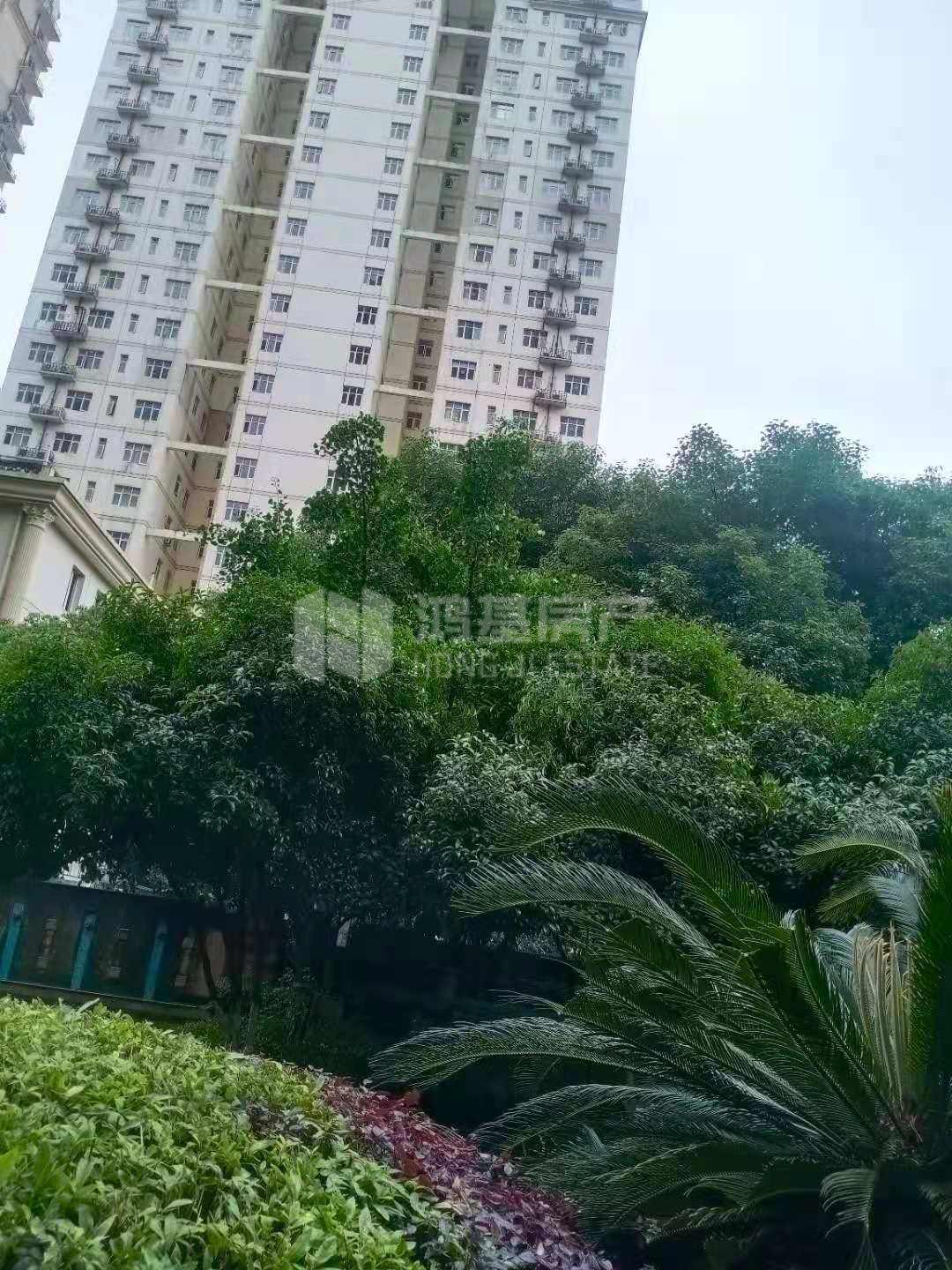 江西鸿基房产网-龙韵花园纯板房,户型2室2厅1卫1阳台急售!房型极好!